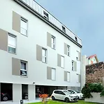Nemea Centre Hotel apartamentowy 3*